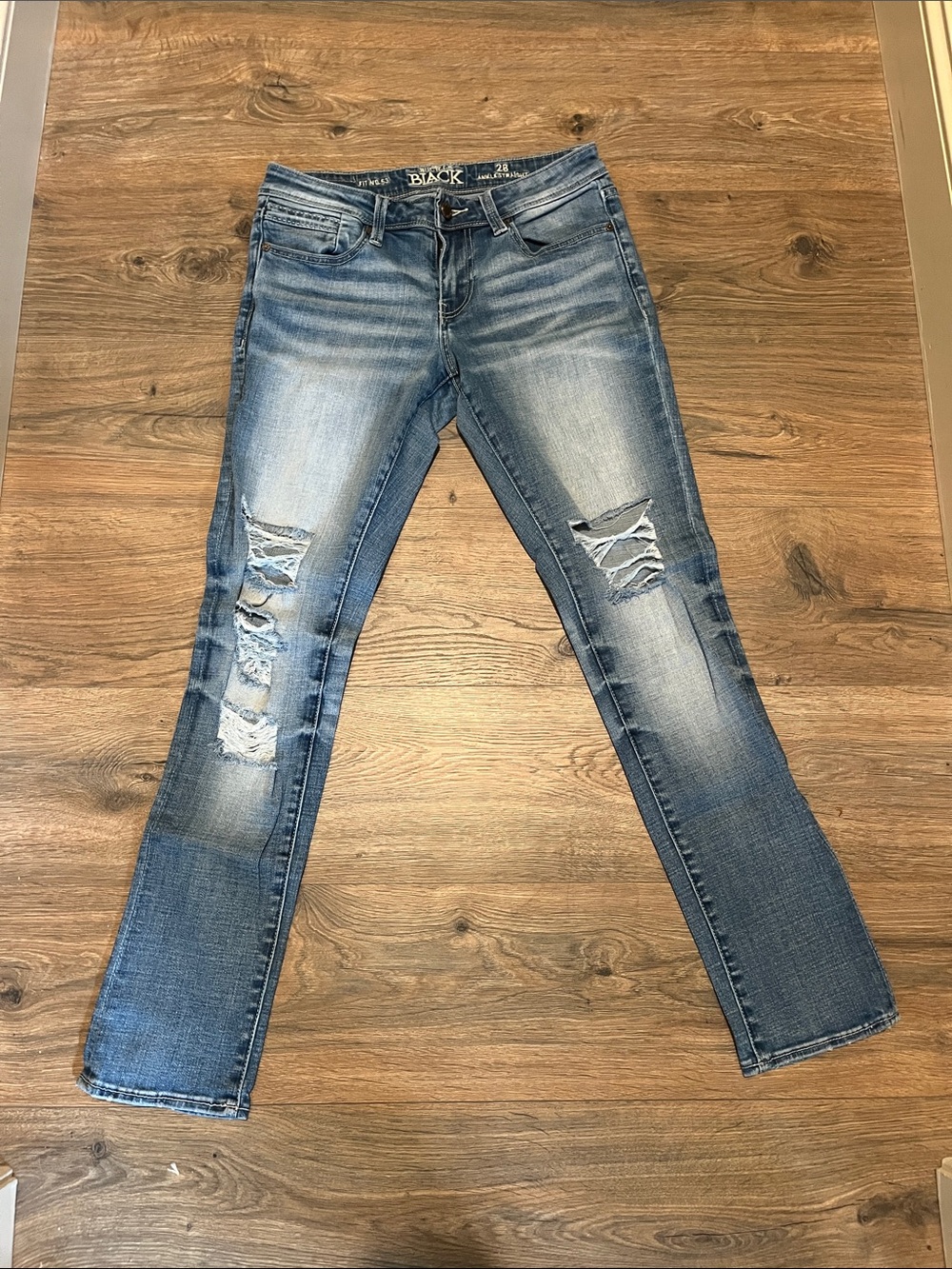 Buckle Black size 28 women’s jeans
